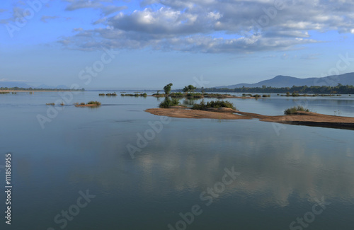 Laos: Mekong River Cruise im Norden bei Luang Brabang photo