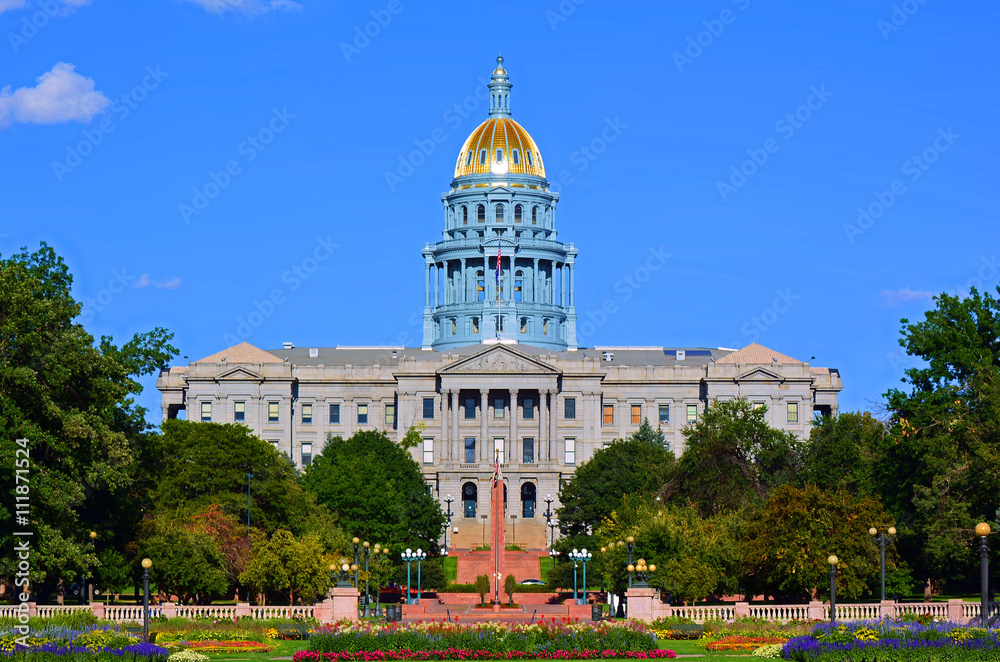 Fototapeta premium Colorado State Capitol Building on a Sunny Day