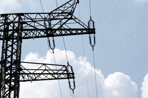 Hochspannungsleitungen und Maste zur Übertragung von elektrischer Energie photo