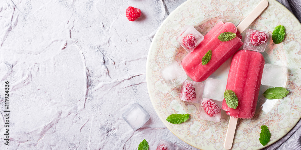 Homemade raspberry popsicles Homemade raspberry popsicles