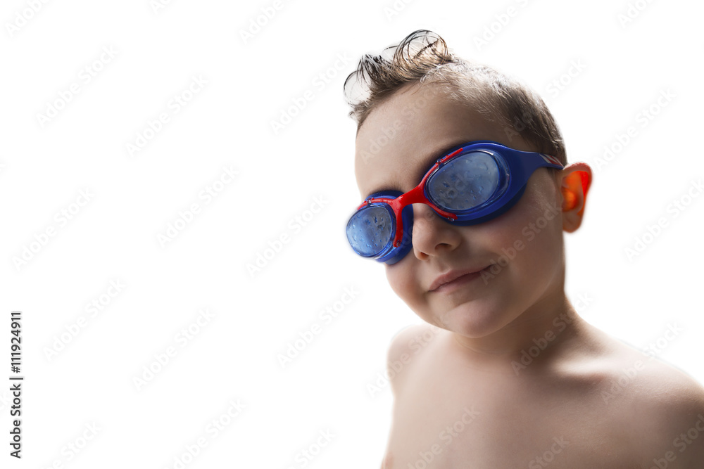 Fototapeta premium child in the pool with goggles