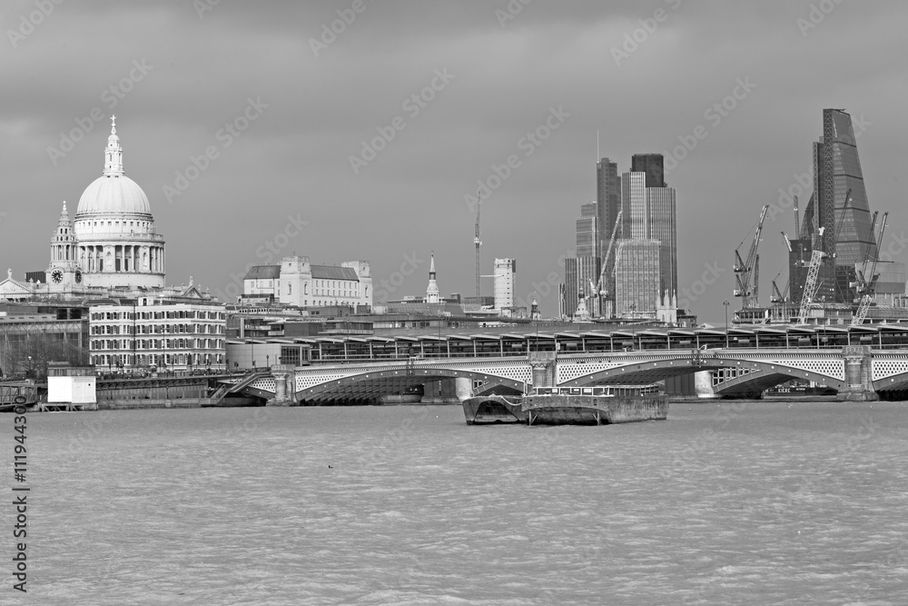 bridge thames      river windows in the city of london home and