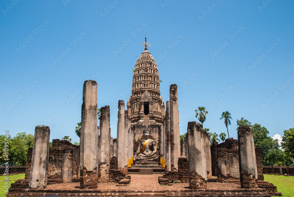 Naklejka premium Attractions in Si Satchanalai National Park : Wat PhraSiMahathat