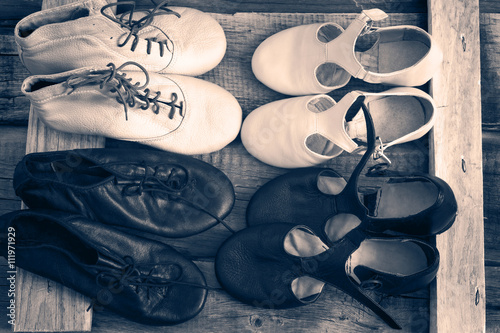 Fotografía Jazz Dance shoes are pairs, top view, monochrome toning