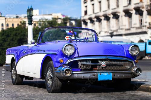 Historischer blauer amerikanischer Oldtimer in Kuba Havanna - Serie 2 © mabofoto@icloud.com