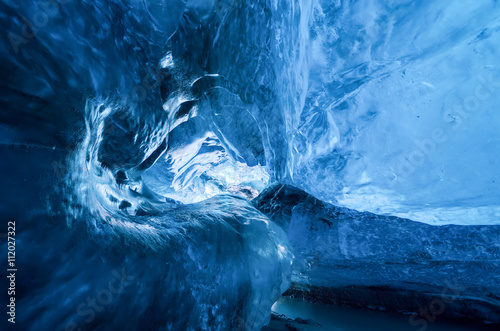 Fotografie, Obraz Úžasný glaciální ledová jeskyně na Islandu