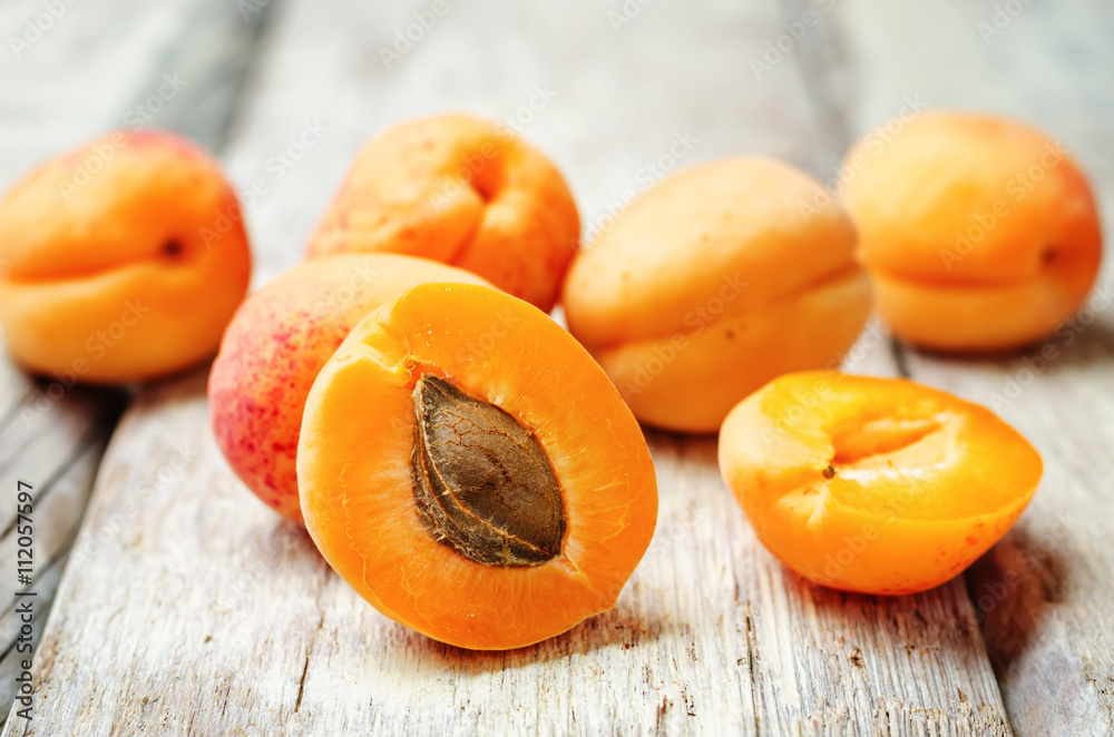 apricots