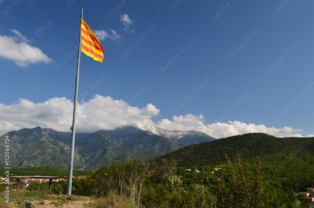 Mont Canigou & drapeau Mont Canigou & drapeau