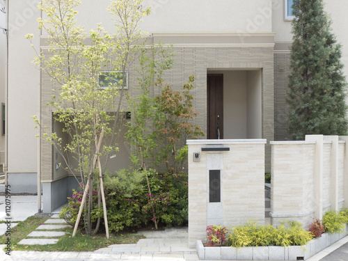 Fotografie 住宅　玄関　外構　植栽　エクステリア　アプローチ　新築住宅　施工例