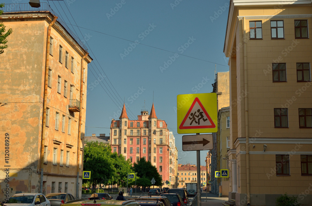 Fototapeta premium City streets on a Sunny day.
