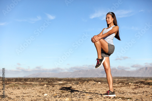 Canvas Print Standing Gluteus maximus leg stretches