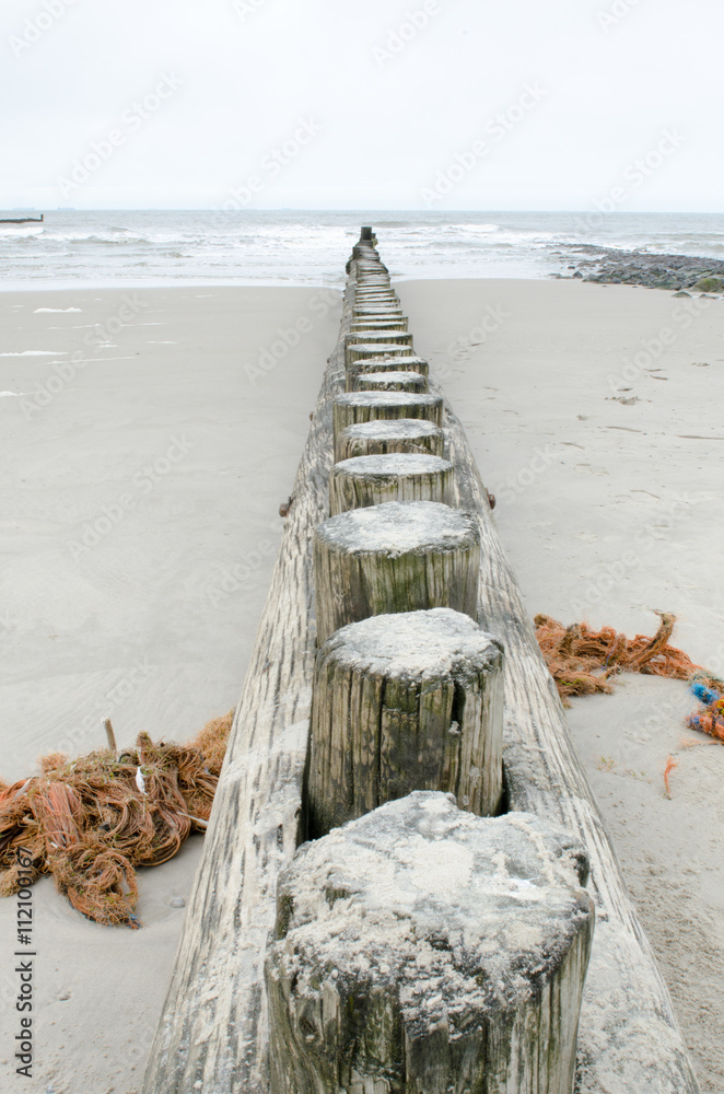 Wunschmotiv: Nordsee 25 / Wellenbrecher mit Strandgut #112100167