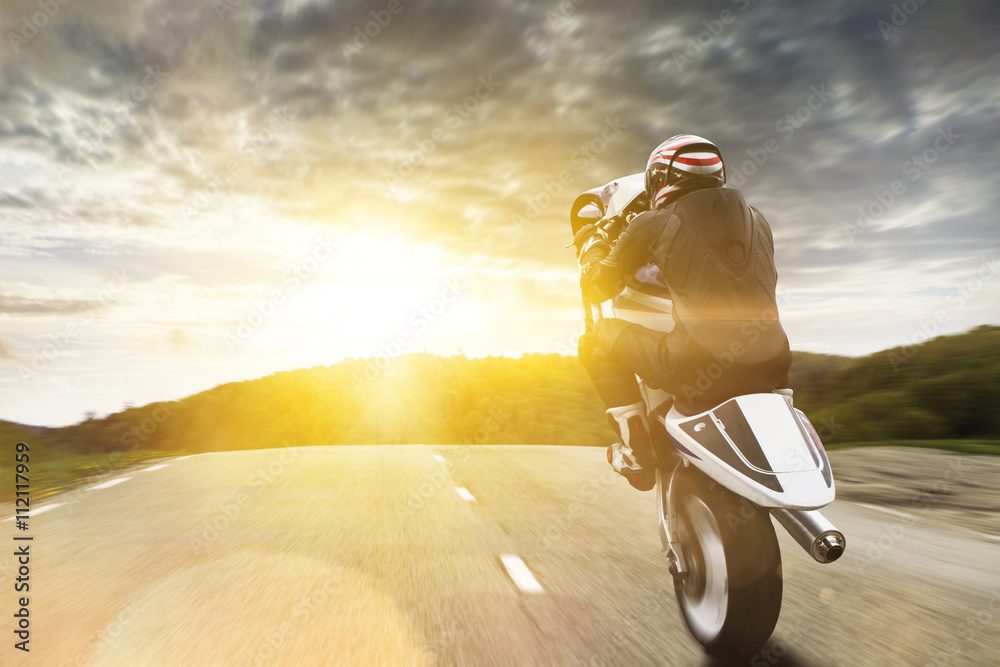 Obraz premium Wheelie on open roads