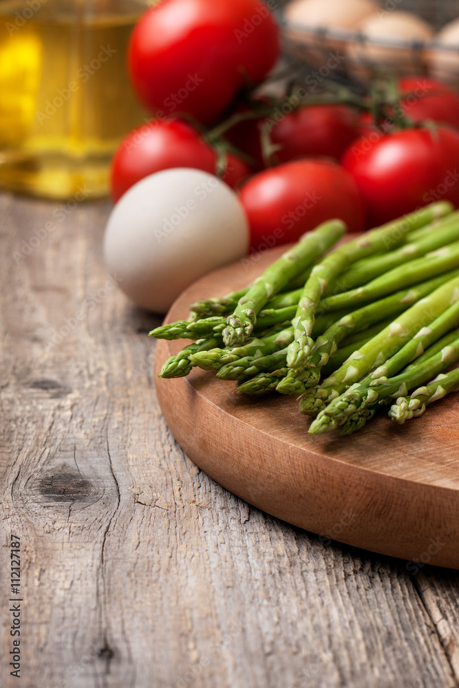 fresh asparagus, tomatoes, eggs