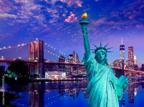 Liberty Statue and Brooklyn bridge New York © lunamarina