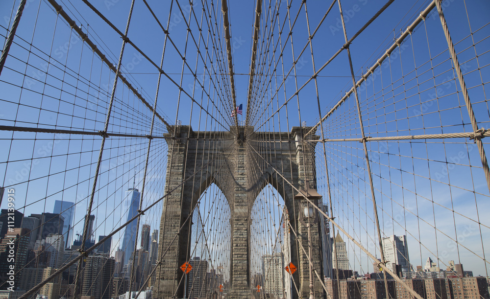 Obraz premium brooklyn bridge during a sunny day in new york