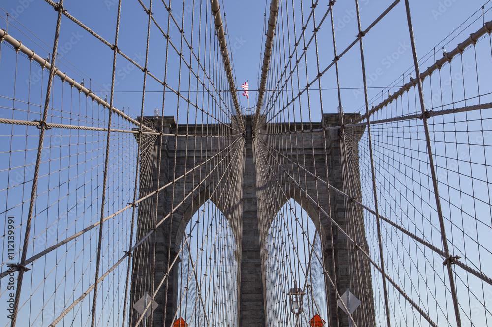 Fototapeta premium brooklyn bridge during a sunny day in new york