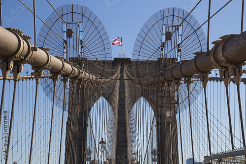 brooklyn bridge during a sunny day in new york