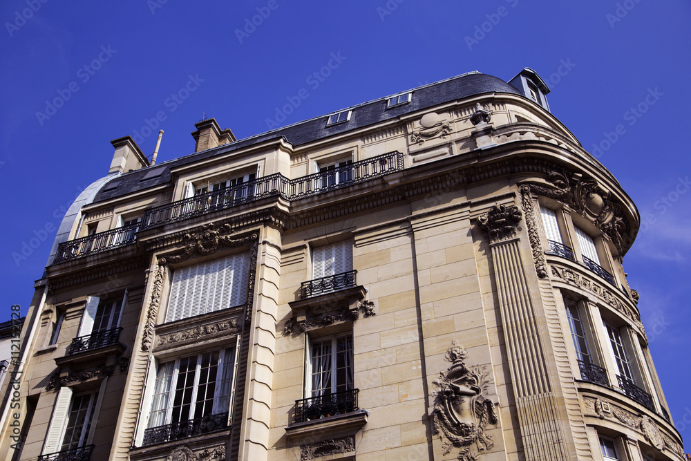 Obraz premium Building in Paris, France