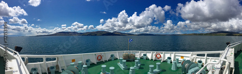 Fotografie, Obraz Panorama Islay und Jura mit Schiffsbug