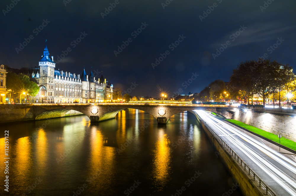  Pont au Change,Paris,France
