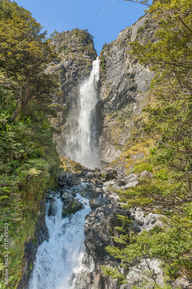 Devil's Punchbowl Falls