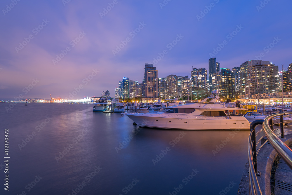 Obraz premium Vancouver, Kanada, Abendstimmung am Coal Harbour