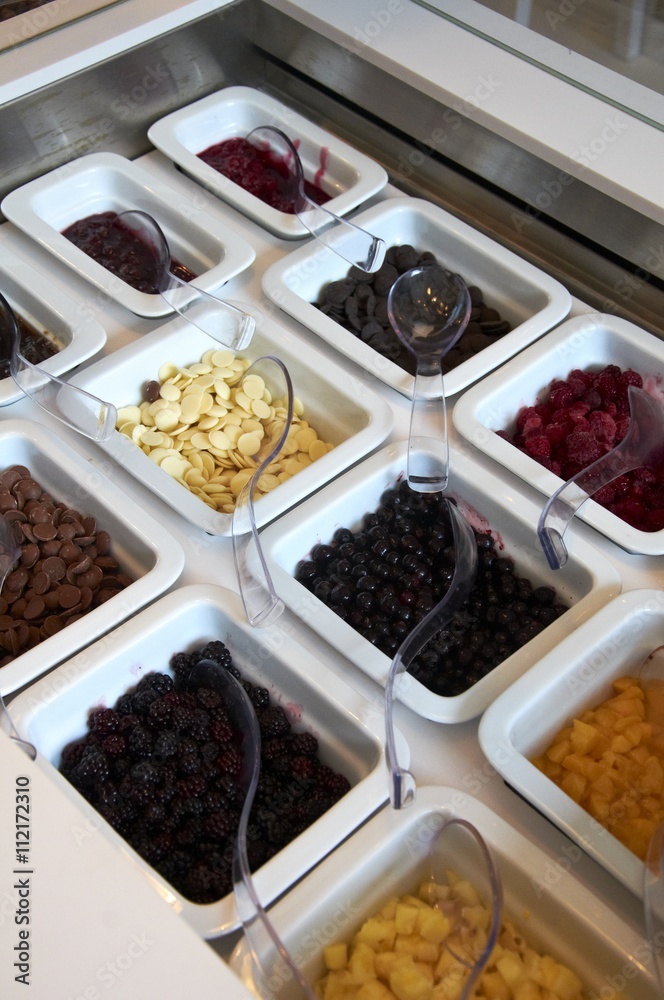 Toppings for ice cream in confectionery Toppings for ice cream in confectionery