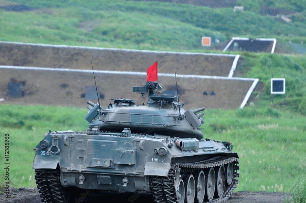 Fototapeta premium 74式戦車