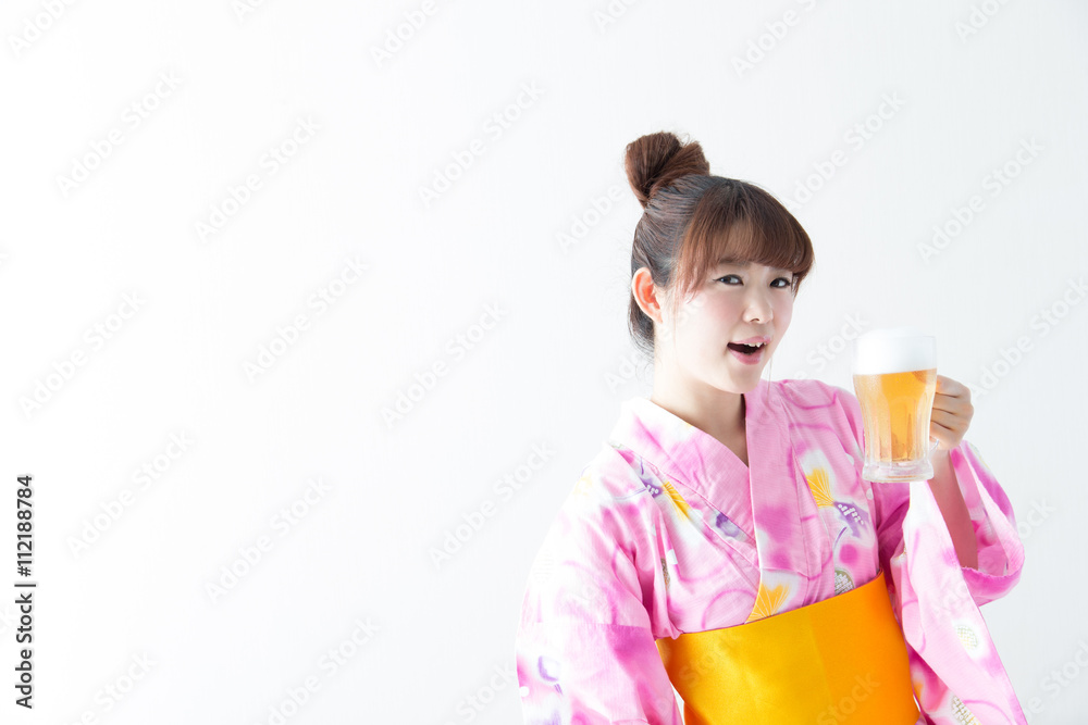 浴衣の女性・白バック 浴衣の女性・白バック