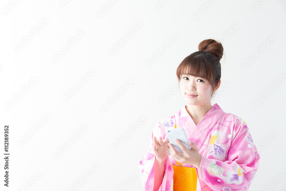 浴衣の女性・白バック