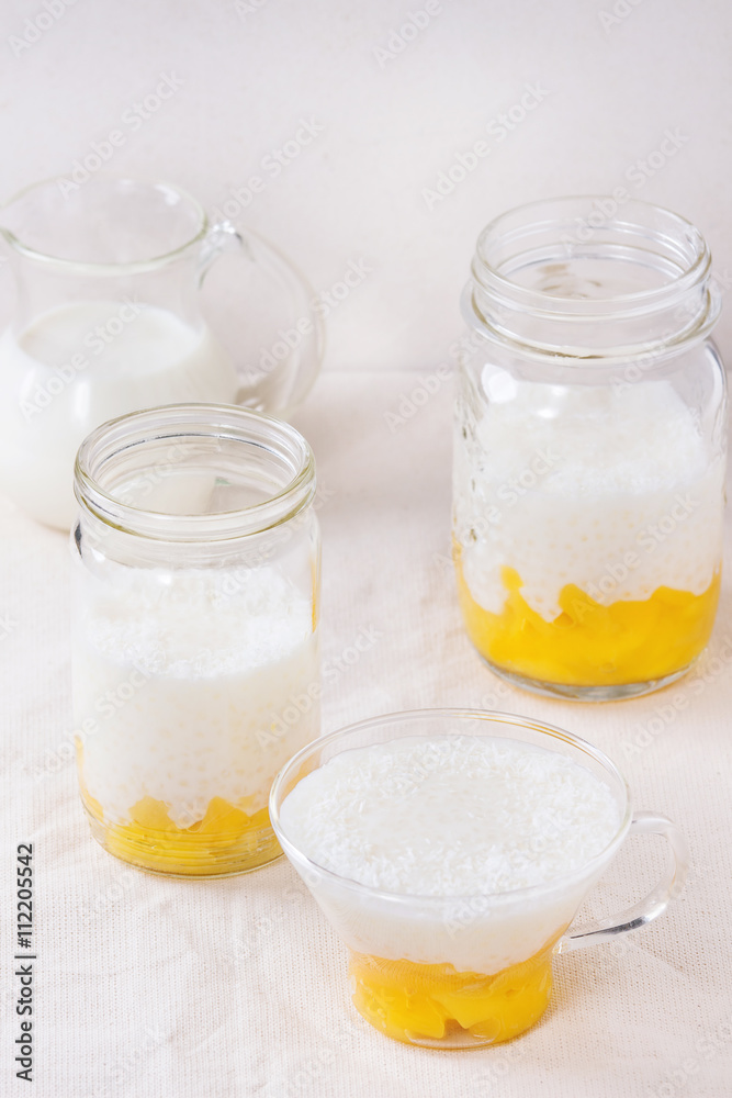 Tapioca dessert with mango Tapioca dessert with mango