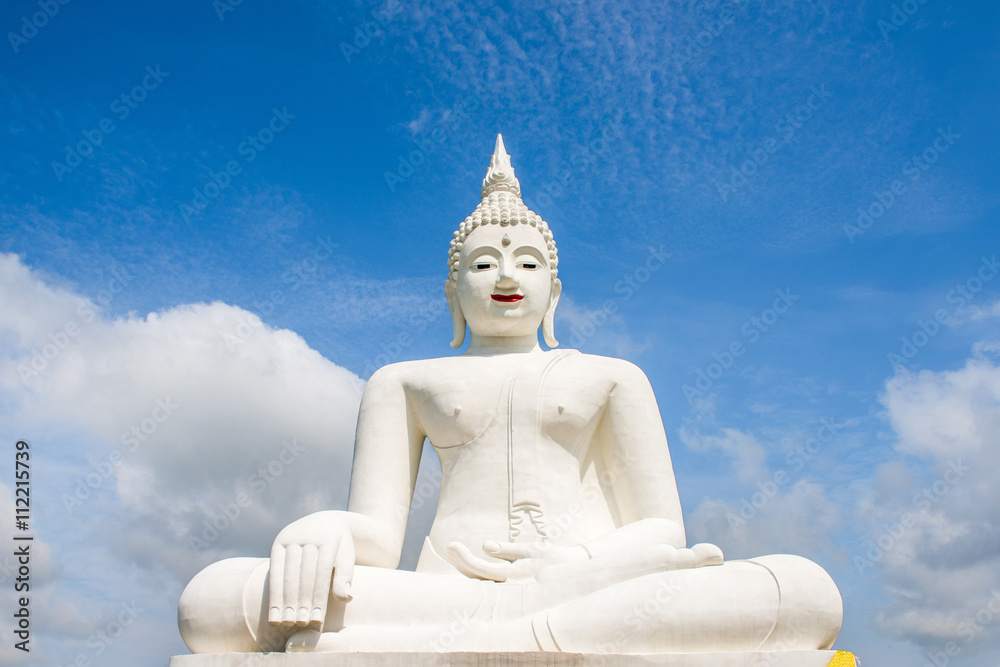 White Buddha statue in Wat Chom tham at mea on in chiang mai, Th White Buddha statue in Wat Chom tham at mea on in chiang mai, Th