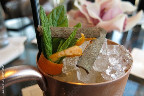 Vászonkép Scotch whisky whiskey cocktail copper mug