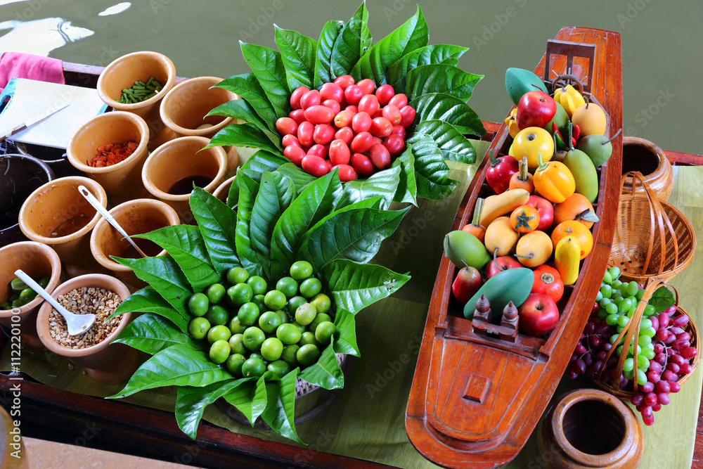 Fototapeta premium Cuisine on the boat in Bangkok
