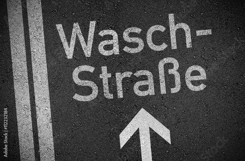 Schild mit Waschstraße, Autowaschstraße