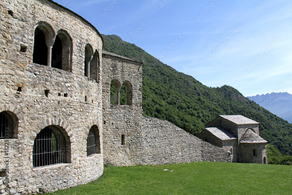 Basilica di San Pietro al Monte e oratorio di San Benedetto; Civate
