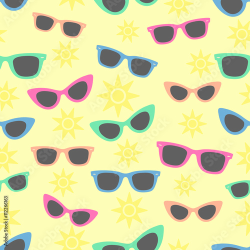 Summer and sunglasses, Seamless vacation pattern with classis sunglasses and sun