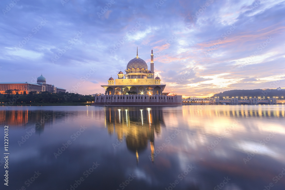 Putra Mosque and Perdana Putra in Putrajaya at morning