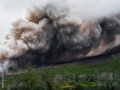 Sinabung vulkaan spuwt rook en as