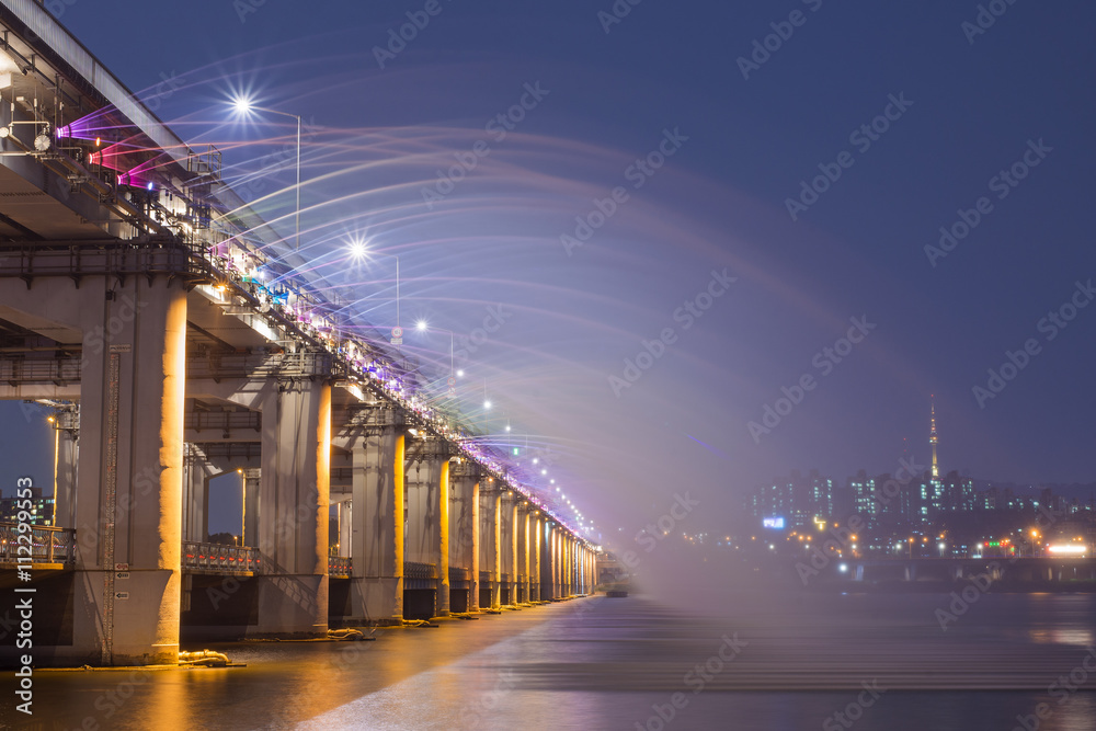 SEOUL,South Korea - MAY 23:Rainbow bridge in seoul. MAY 23, 2016 SEOUL,South Korea - MAY 23:Rainbow bridge in seoul. MAY 23, 2016