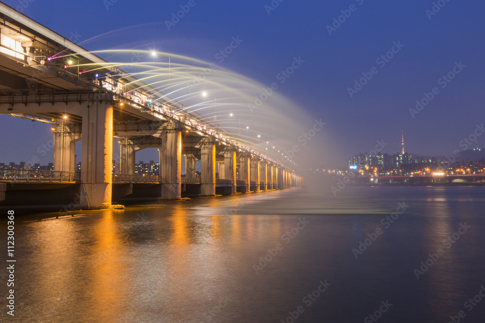 SEOUL,South Korea - MAY 23:Rainbow bridge in seoul. MAY 23, 2016 SEOUL,South Korea - MAY 23:Rainbow bridge in seoul. MAY 23, 2016