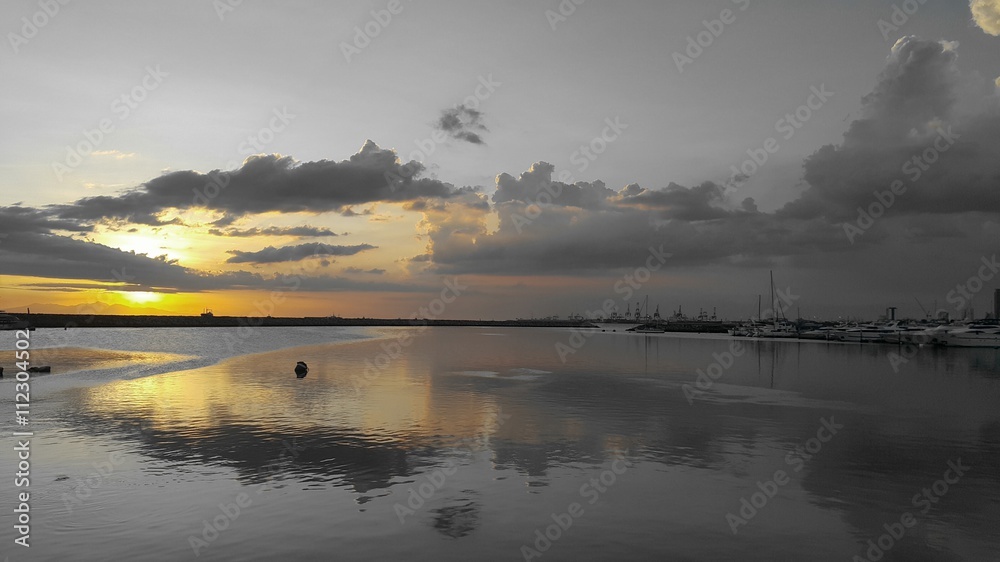 Fototapeta premium Reflection of Sunset