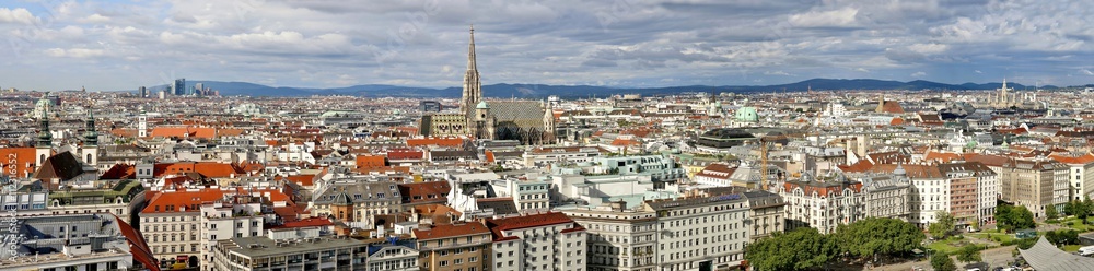 Wien Panorama von oben, City Center und Stephands Dom
