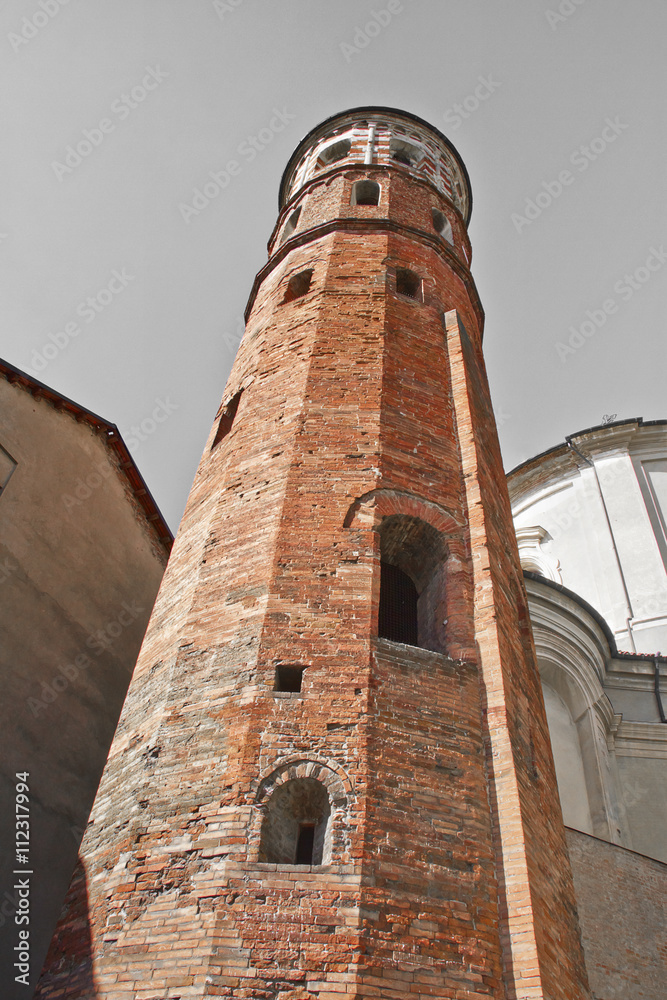 torre rossa di san secondo ad asti piemonte italia red tower in asti piedmont italy