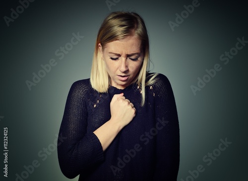Obraz na płótnie Woman with chest pain. w salonie