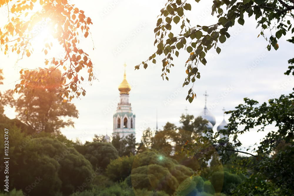 Obraz premium spring cathedral sunset tree