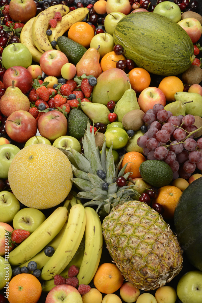 Bodegón de frutas variadas