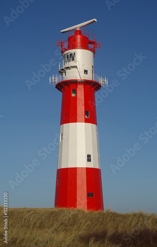 Der Kleine Leuchtturm in den D  nen der deutschen Nordseeinsel Borkum.