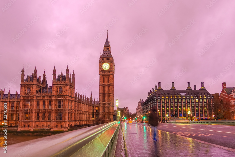 Big Ben at night in London